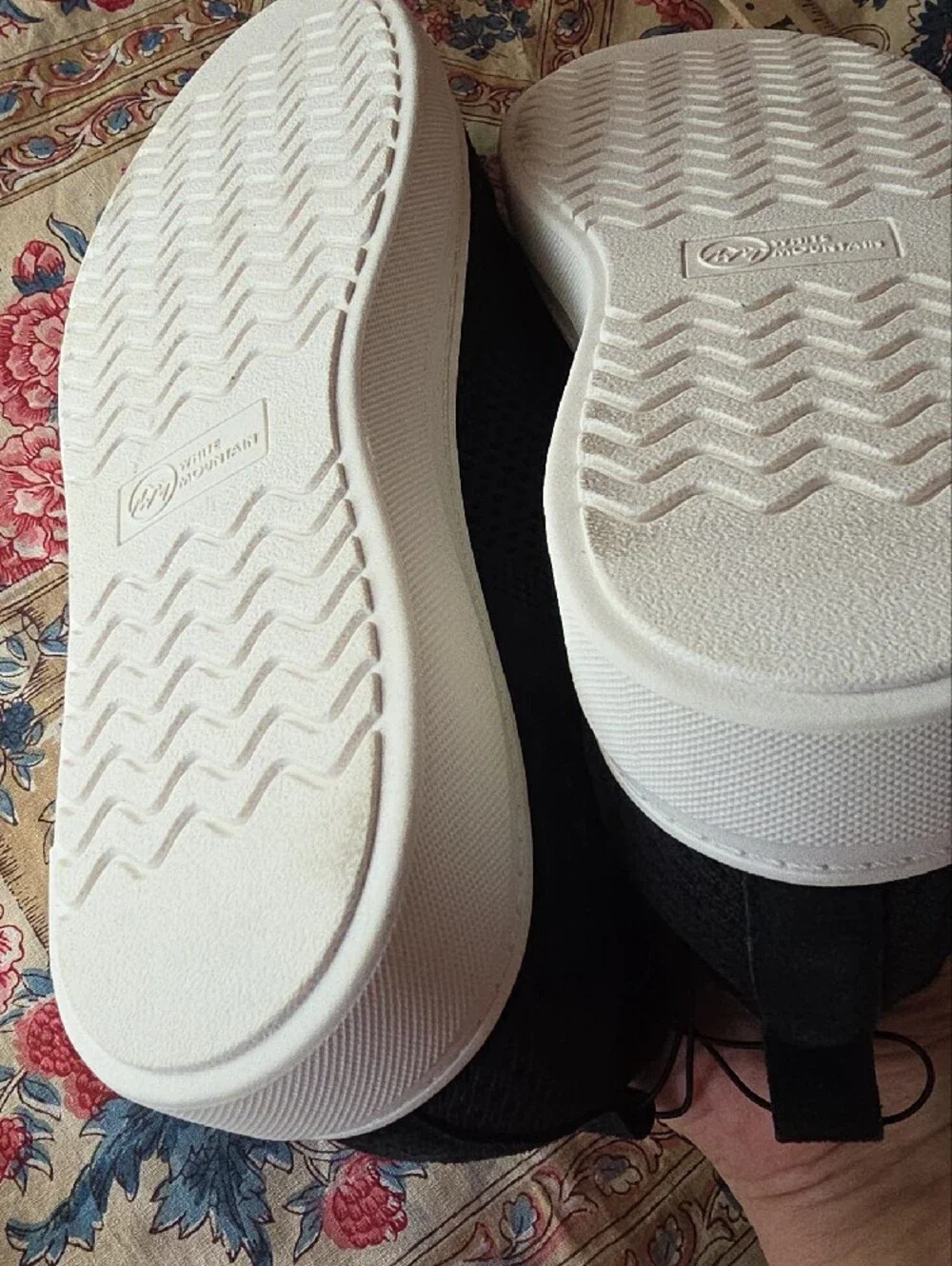 White Mountain Womens  Black Knit Lace-Up Sneakers with White Soles
